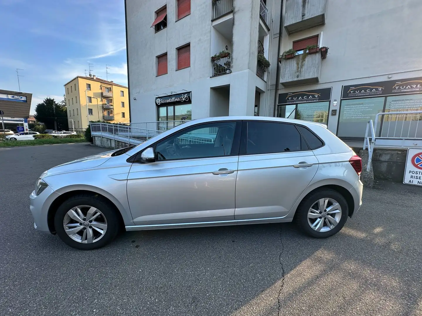 Volkswagen Polo Comfortline 1.0 TSI Gris - 2