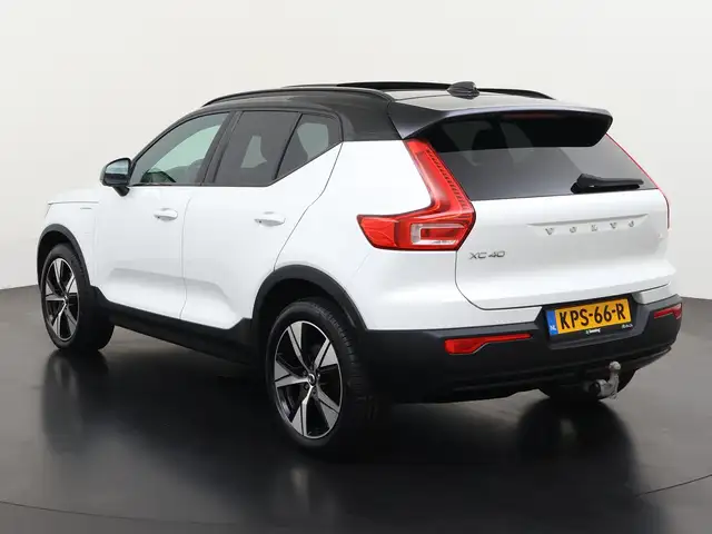 Volvo XC40 view 8