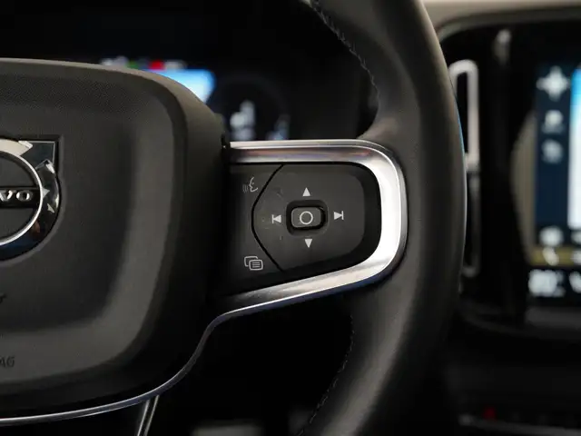 Volvo XC40 view 10