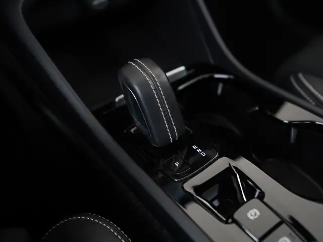 Volvo XC40 view 11