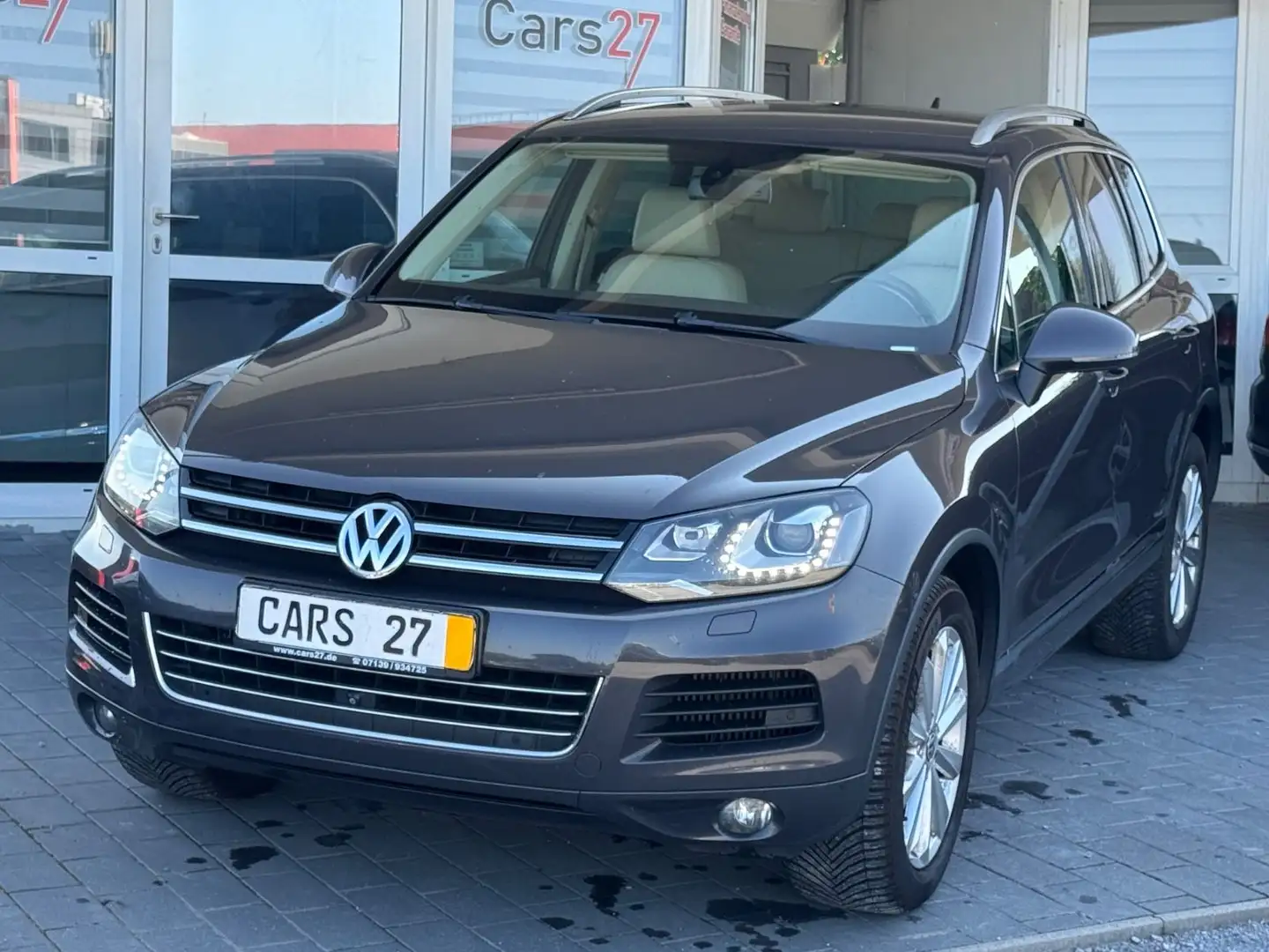 Volkswagen Touareg 3.0TDI LUFT 360Kamera AHK Navi Leder Grau - 1