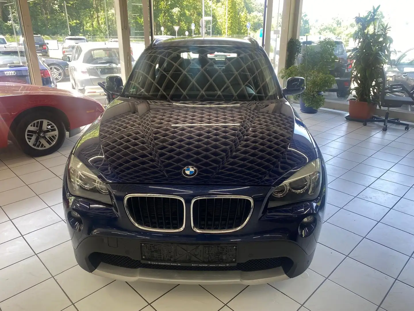 BMW X1 xDrive20d Blau - 1