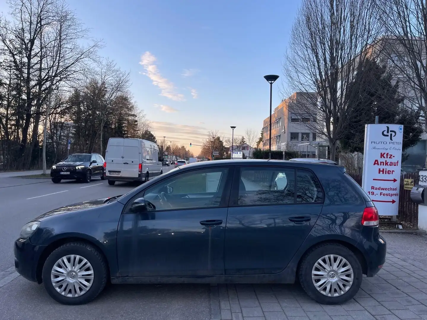 Volkswagen Golf VI Trendline Bleu - 2