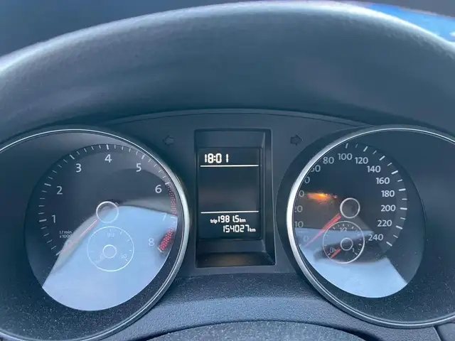 Volkswagen Golf view 13