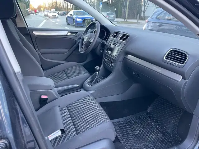 Volkswagen Golf view 11