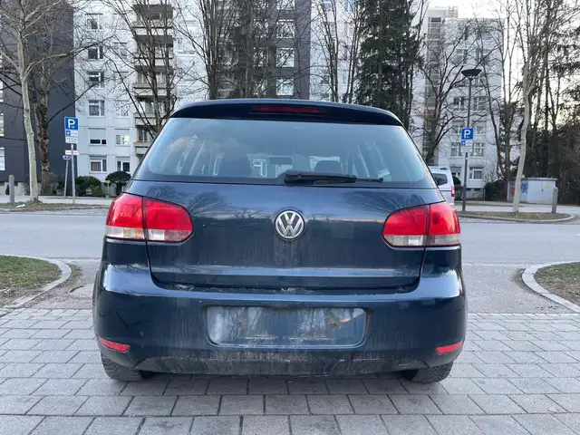 Volkswagen Golf view 4