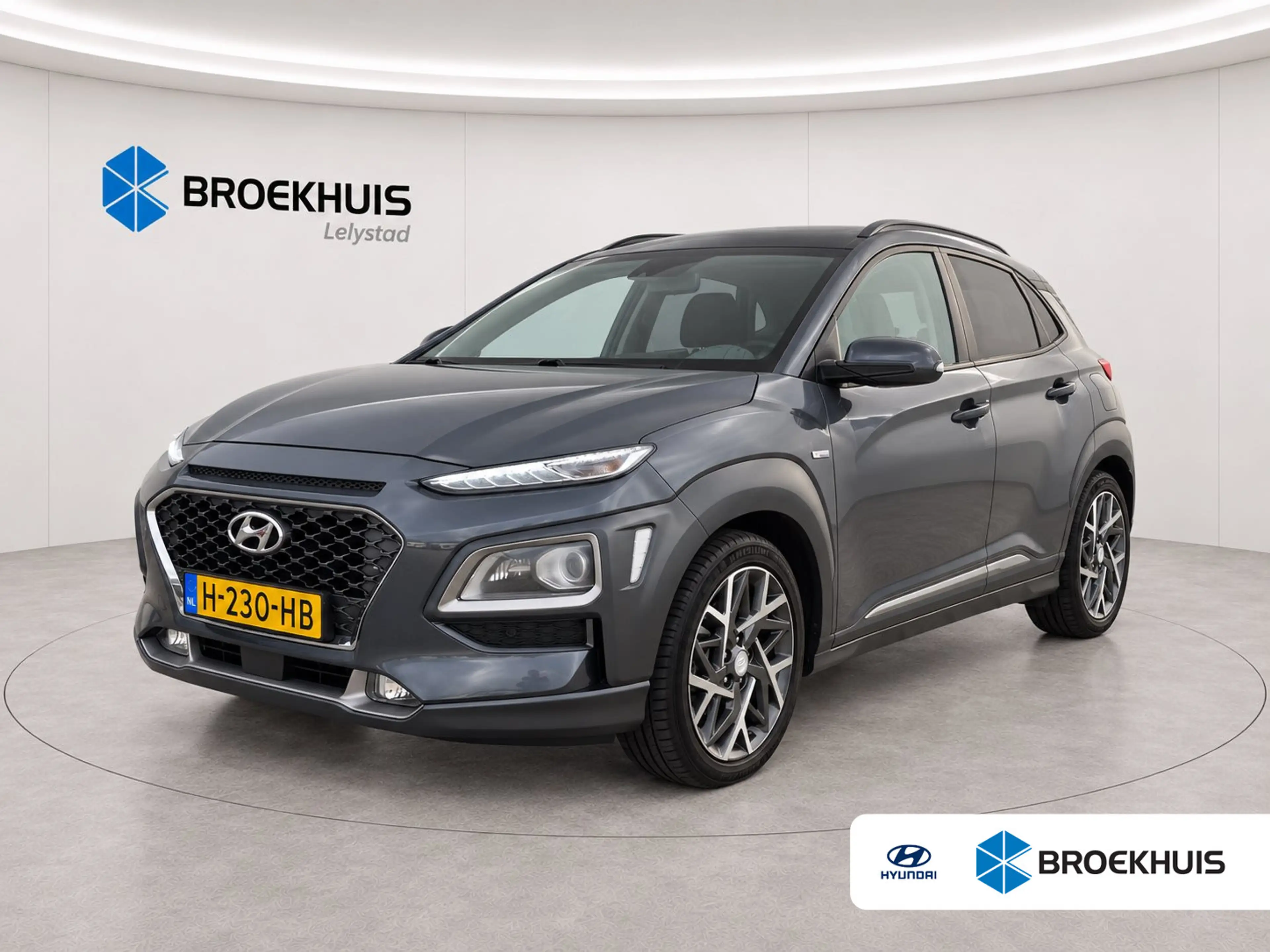 Hyundai KONA 1.6 GDI HEV 105PK PREMIUM SKY AUTOMAAT | Achterban