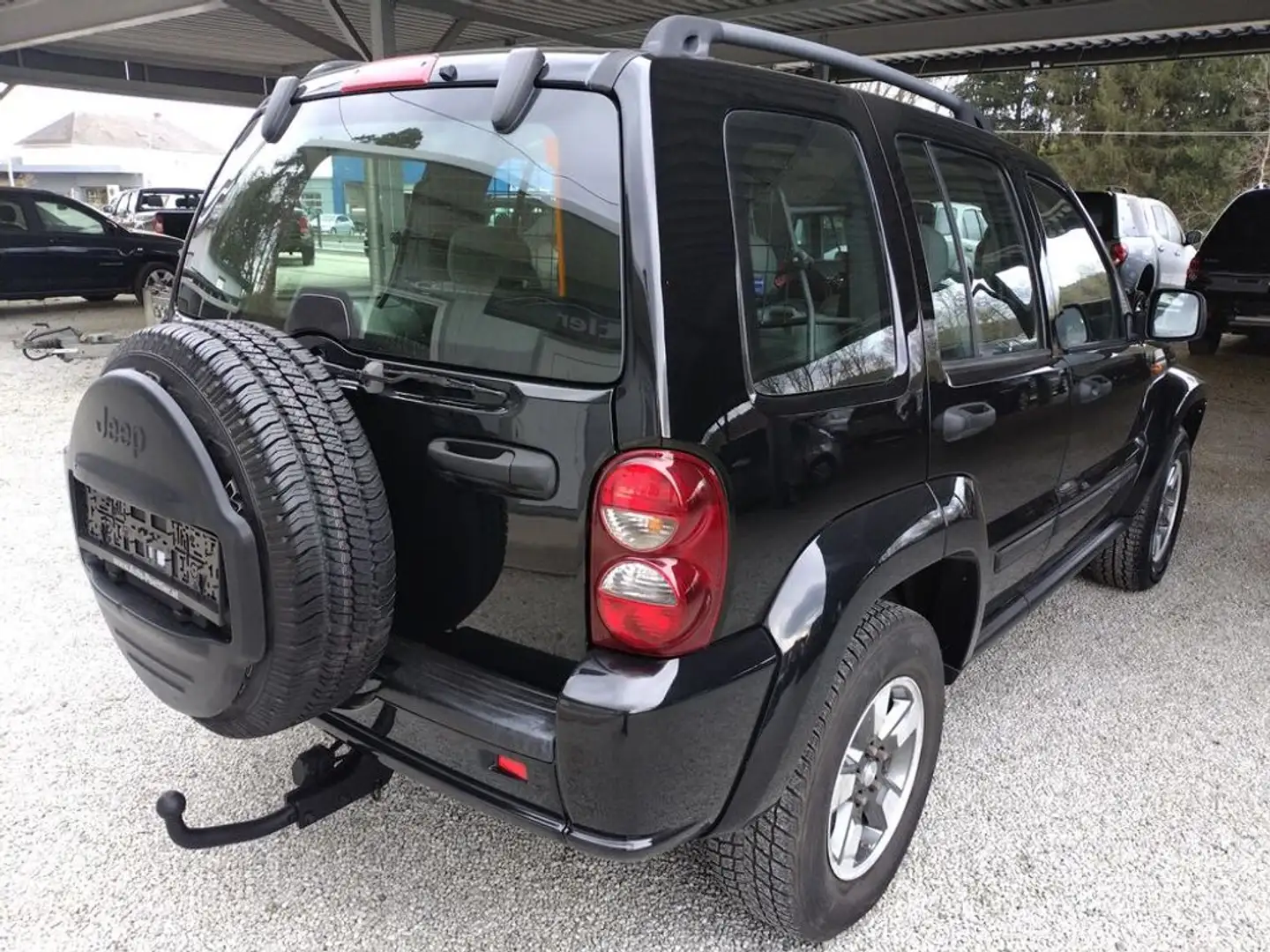 Jeep Cherokee 2,8 Sport Plus CRD TD Aut. Schwarz - 2