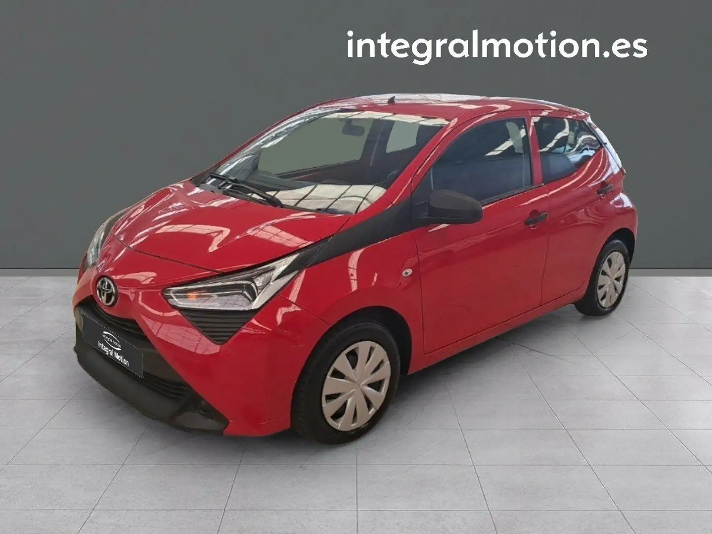 Toyota Aygo 70 x-play Rojo - 1