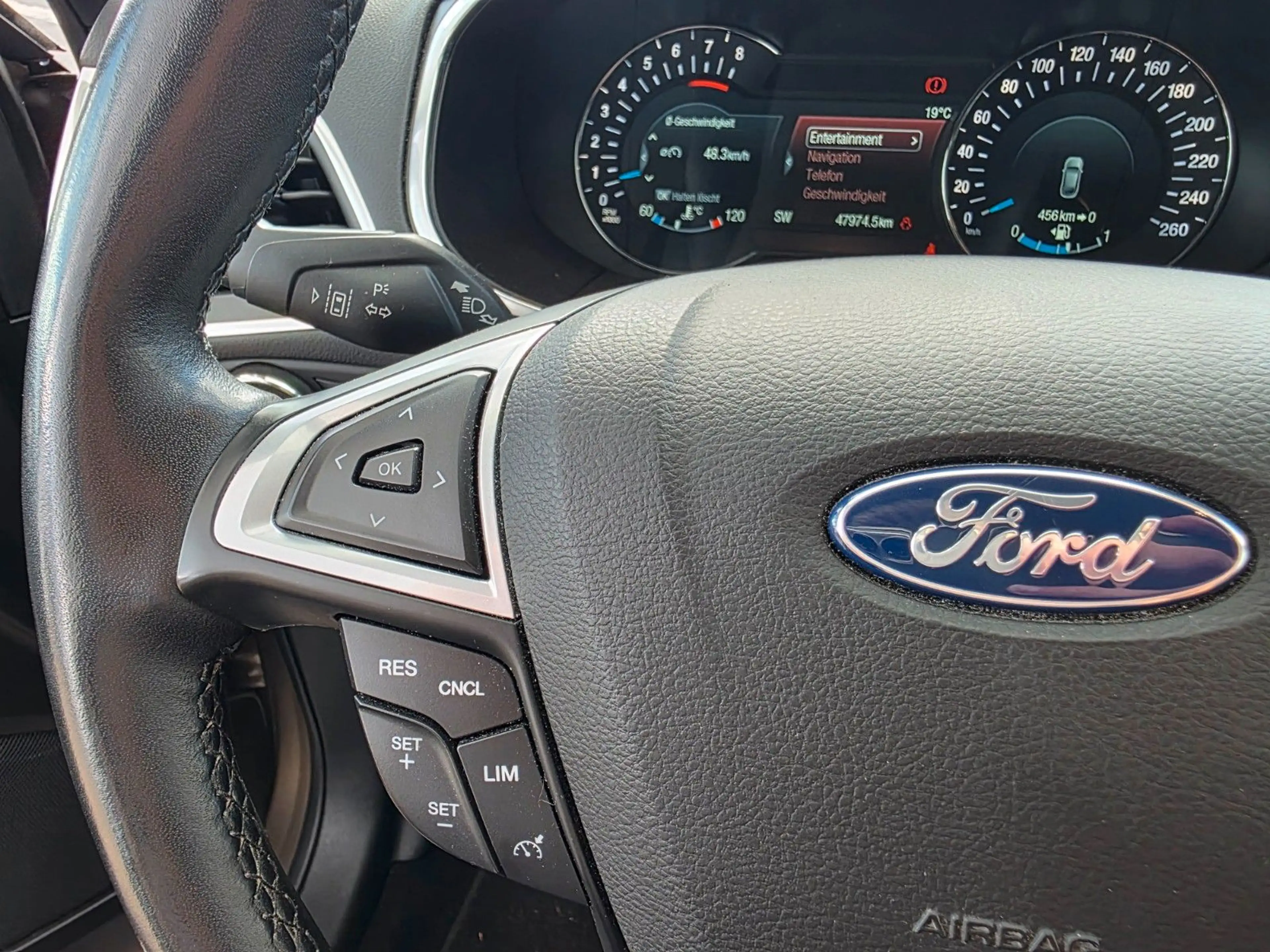 Ford S-Max Titanium — photo 11