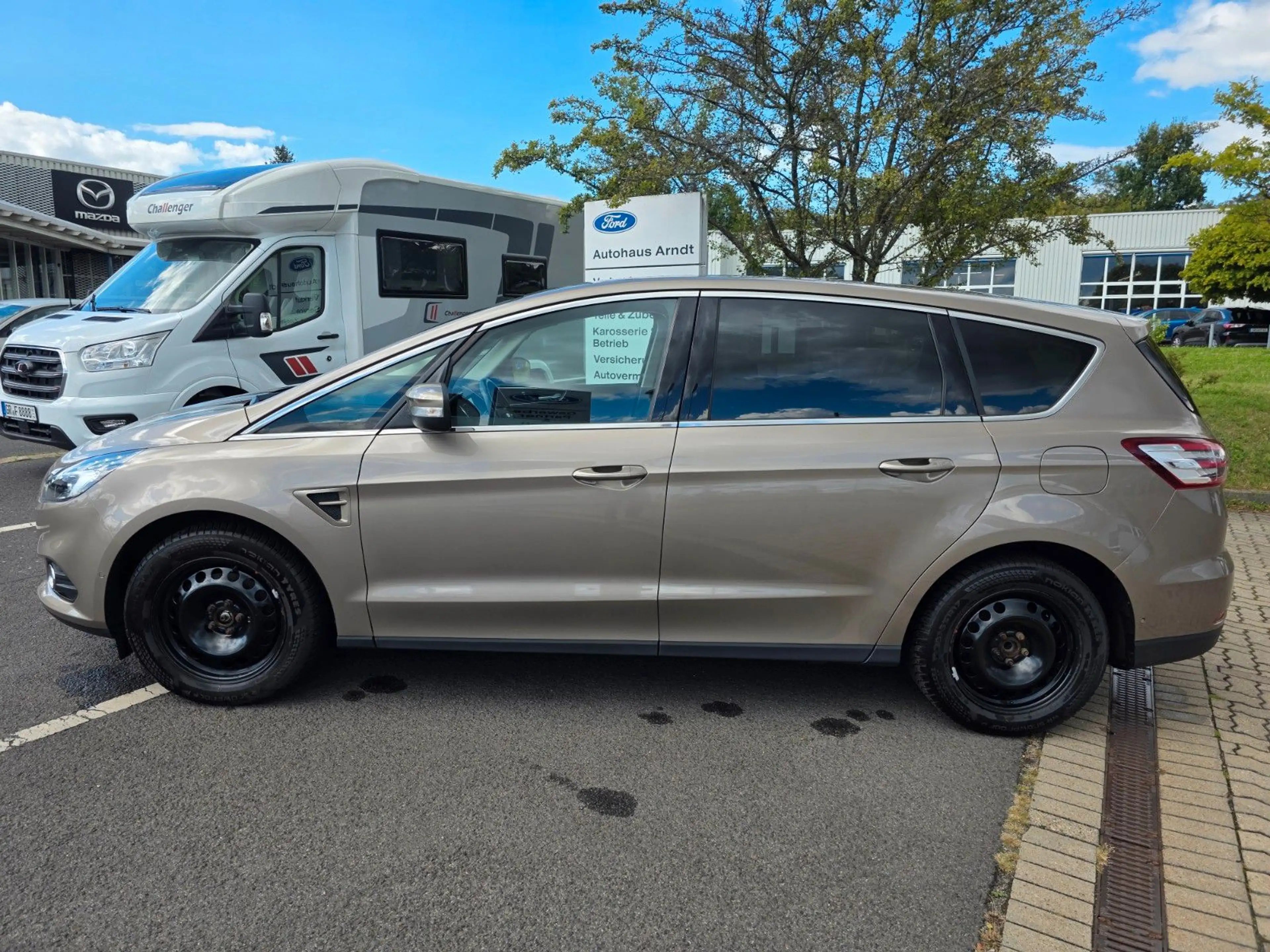 Ford S-Max Titanium — photo 8