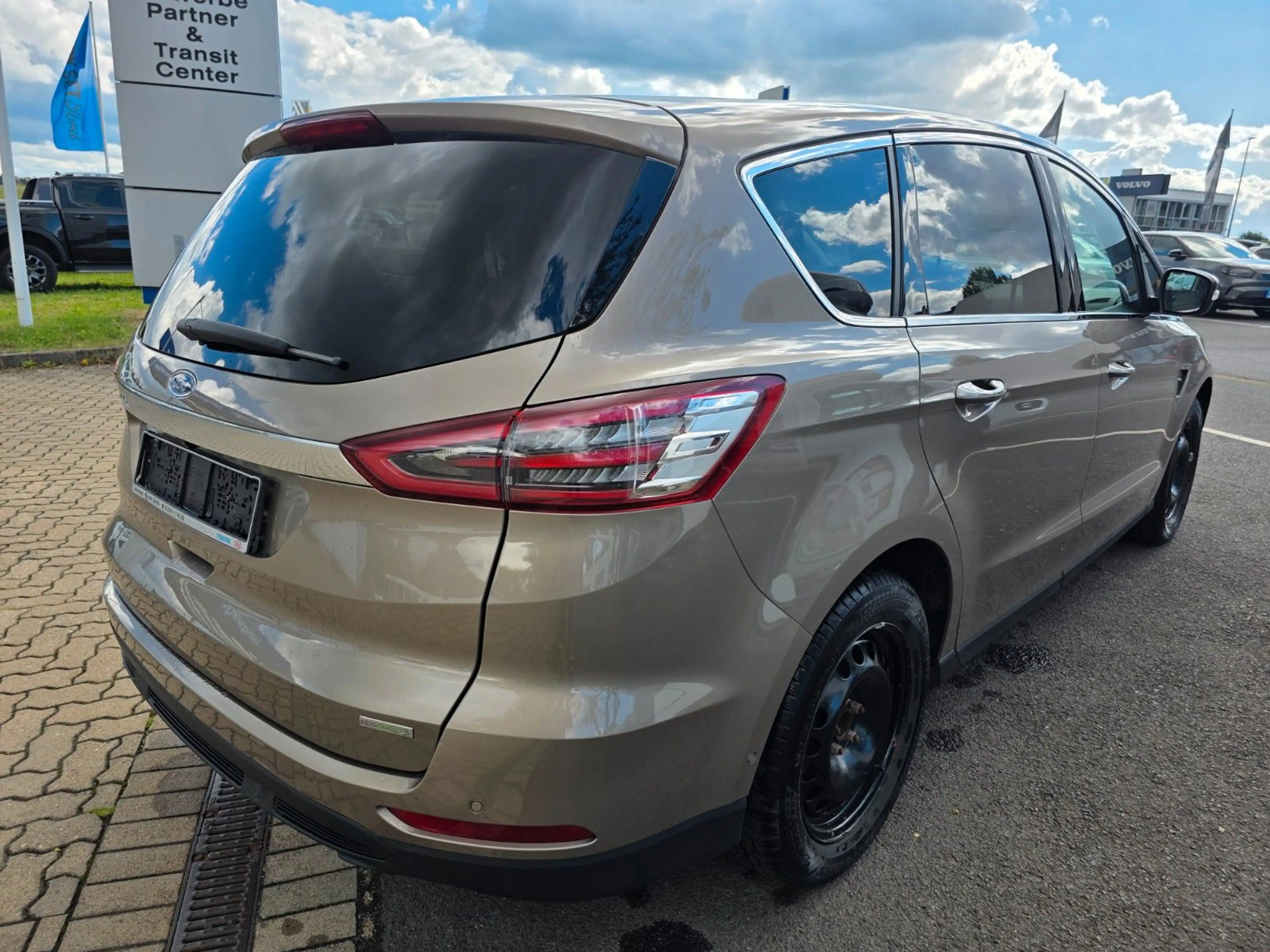 Ford S-Max Titanium — photo 5