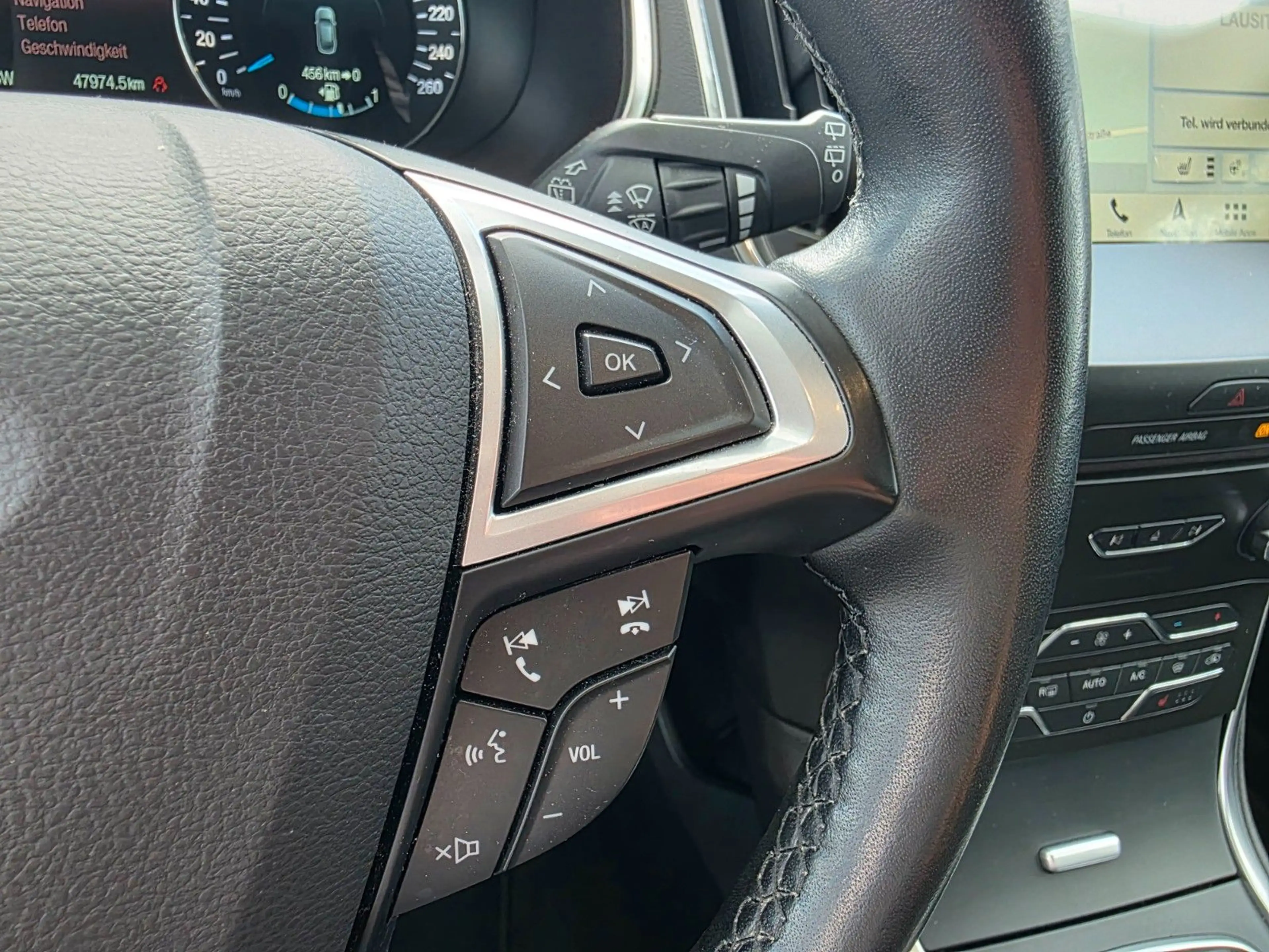 Ford S-Max Titanium — photo 12
