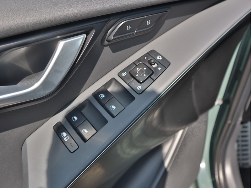Kia e-Niro EV ExecutiveLine 64.8 kWh | Navigatie | Leder | St — photo 26