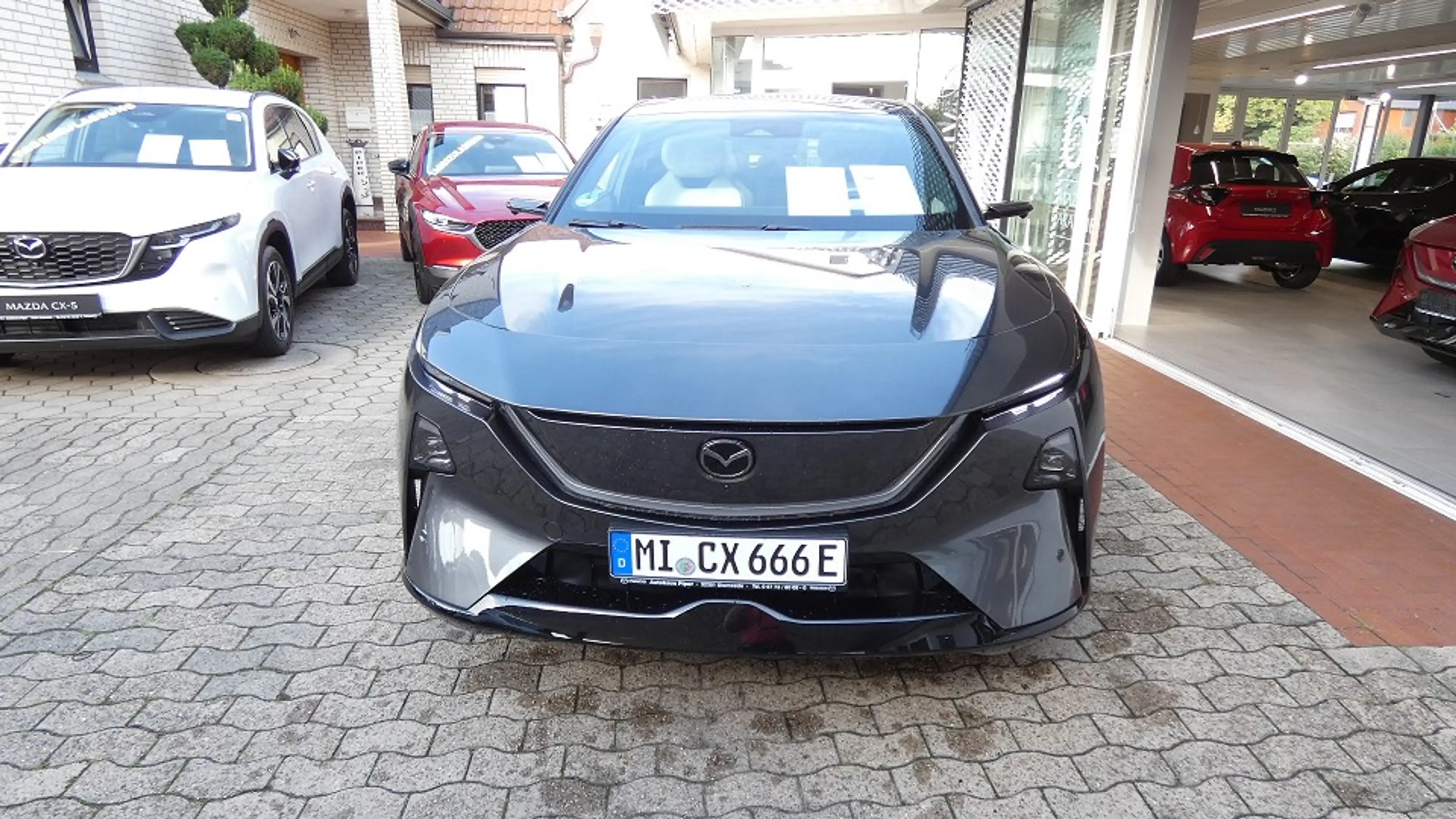Mazda CX-6e EV 258ps 1AT RWD Takumi Plus — photo 3