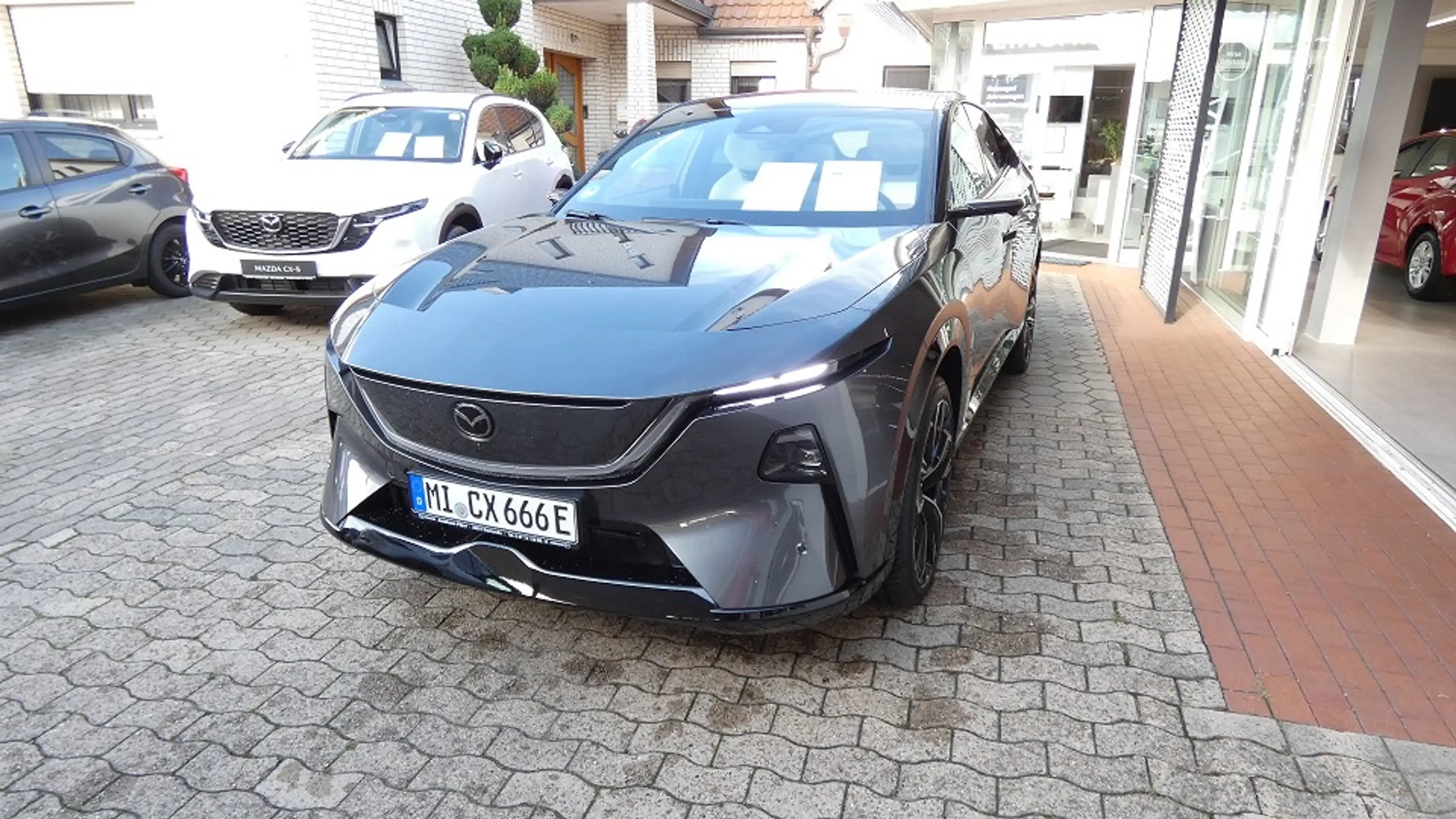 Mazda CX-6e EV 258ps 1AT RWD Takumi Plus — photo 2