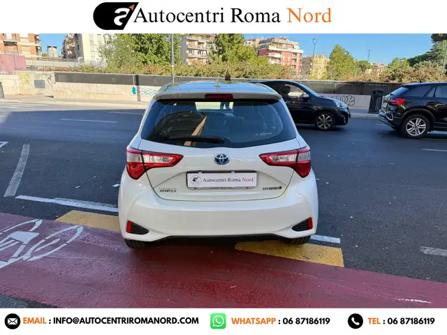 Toyota Yaris view 4