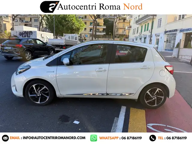 Toyota Yaris view 3