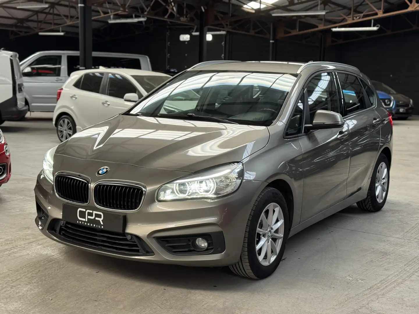 BMW 216 dA * LED * GPS * RADAR * CLIM * ATTELAGE * GARANTI Beige - 1