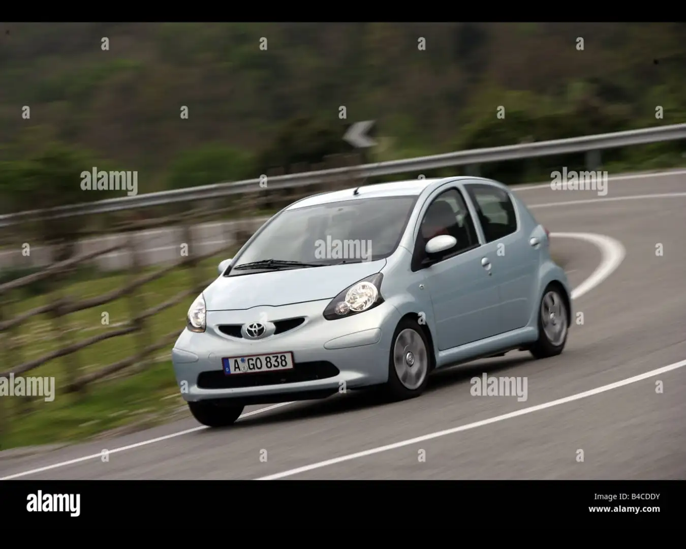 Toyota Aygo 3 Porte 1.0 VVT-i Sol Gris - 1