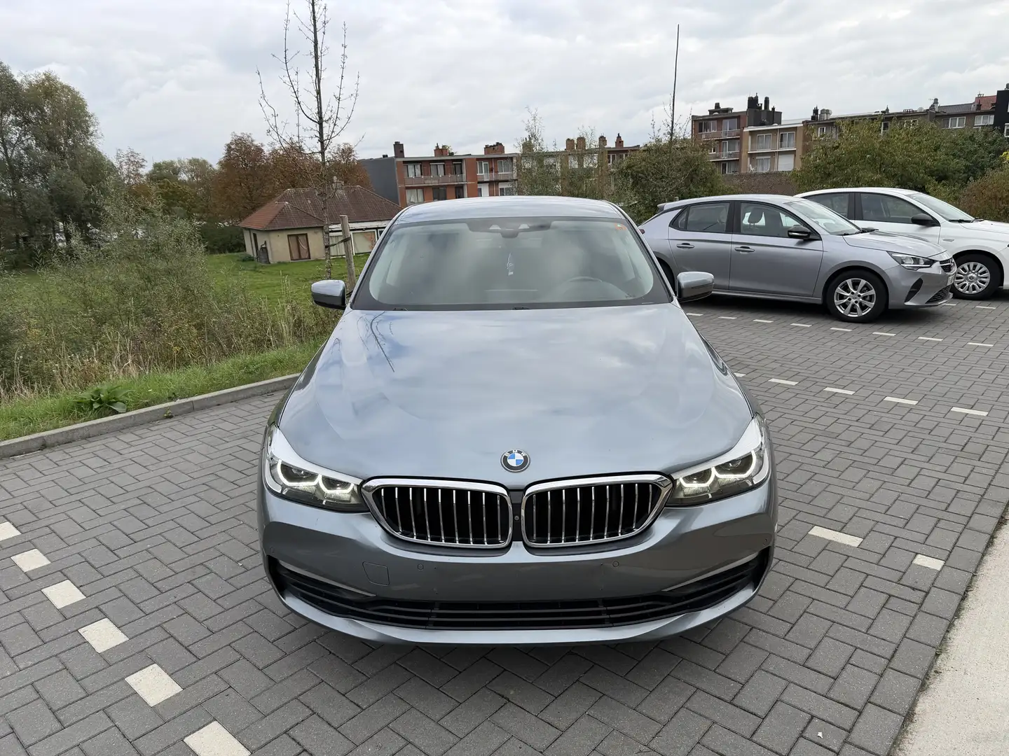 BMW 630 Gran Turismo 630i - GPS-CUIRS-CAMERA 360 + CARNET Gris - 2