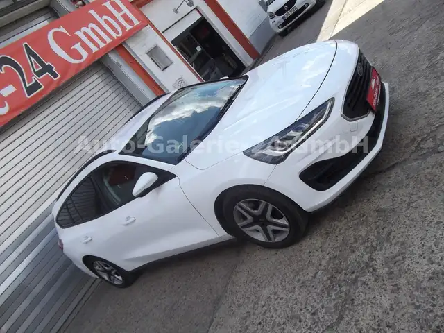 Ford Focus view 18
