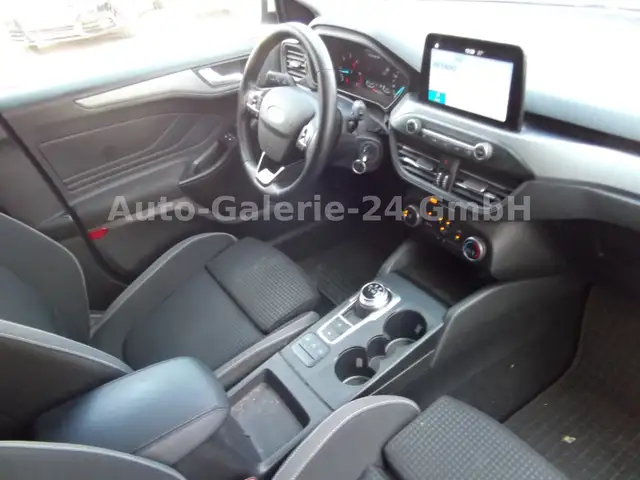 Ford Focus view 13
