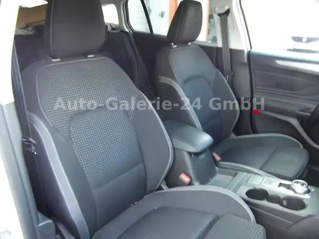 Ford Focus view 15