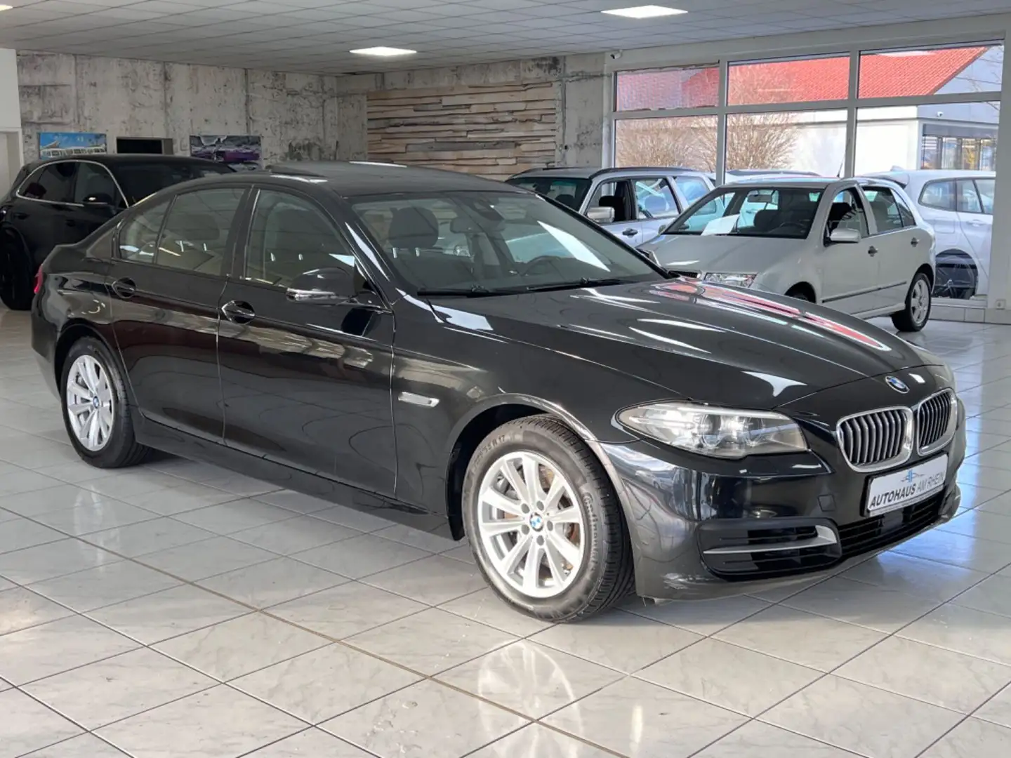 BMW 535 i Lim+Sportautomatik+Glasdach+SpurAss+ACC Schwarz - 1