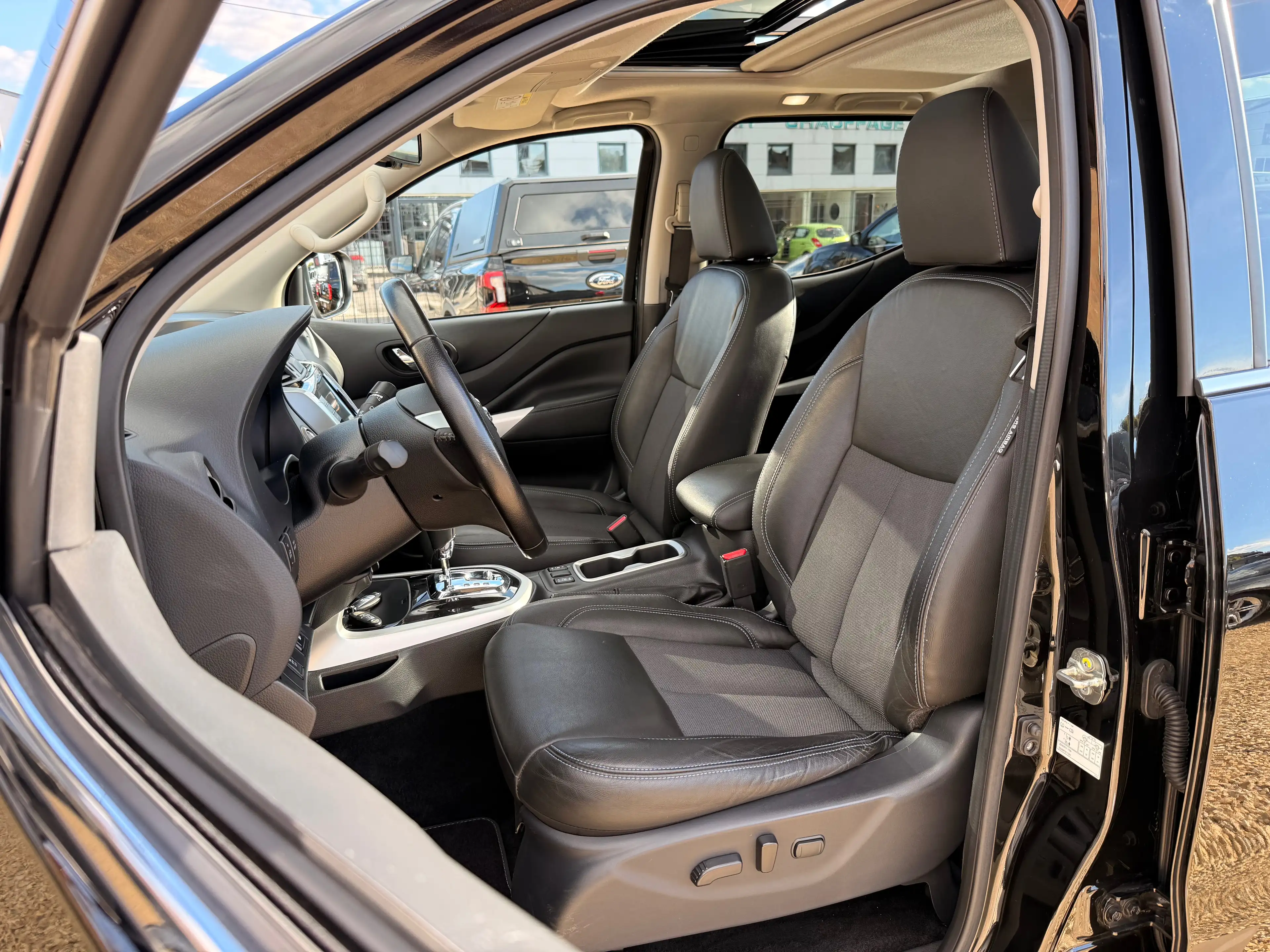 Nissan Navara 2.3dCi 4WD 190 New N-Guard 190CV *TVAC-BTW.INCL* CAM360 TOIT OUVRANT 1RE MAIN FULL CARNET FULL OPT — photo 7
