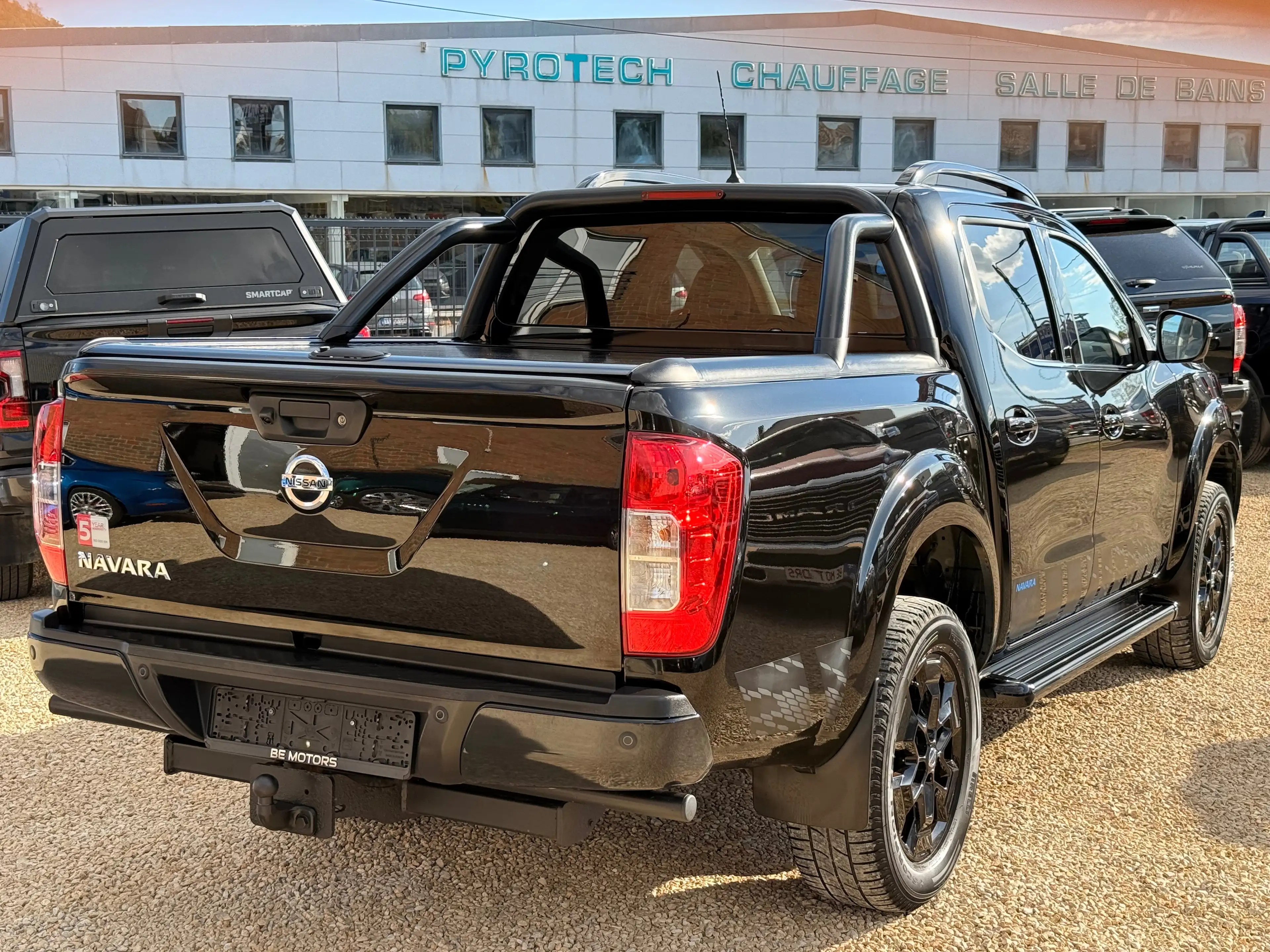 Nissan Navara 2.3dCi 4WD 190 New N-Guard 190CV *TVAC-BTW.INCL* CAM360 TOIT OUVRANT 1RE MAIN FULL CARNET FULL OPT — photo 4