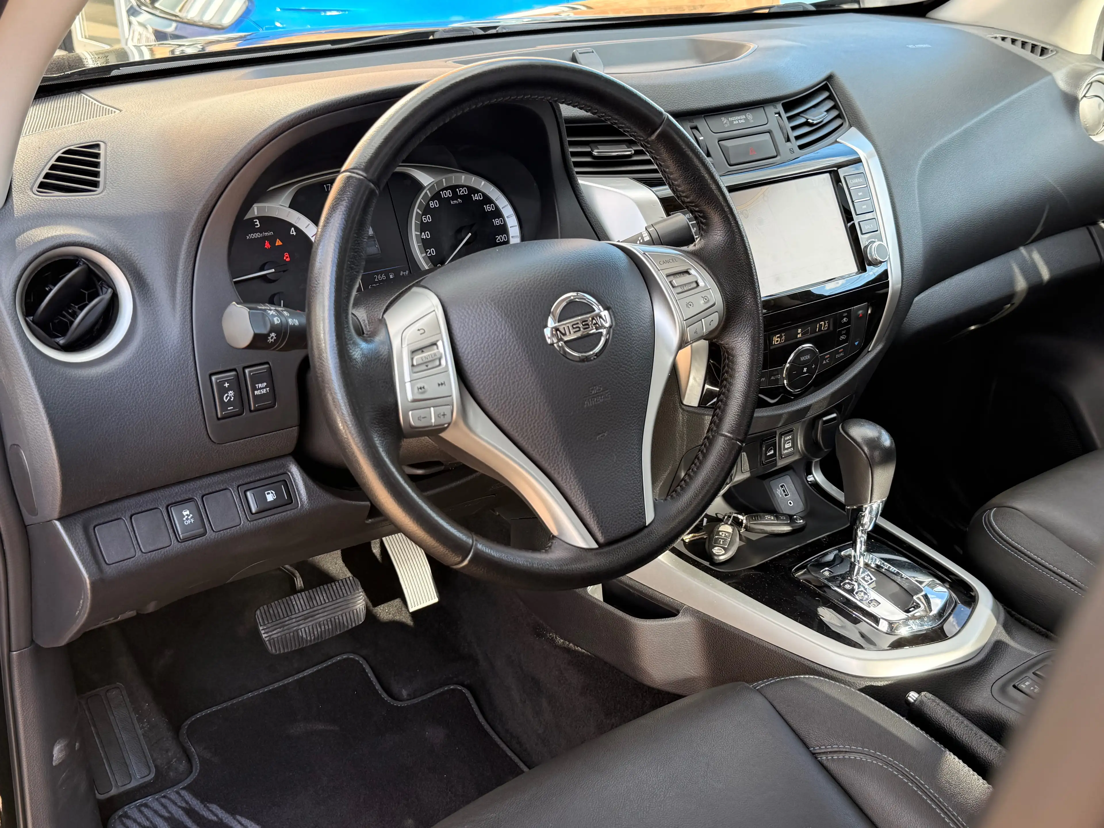Nissan Navara 2.3dCi 4WD 190 New N-Guard 190CV *TVAC-BTW.INCL* CAM360 TOIT OUVRANT 1RE MAIN FULL CARNET FULL OPT — photo 8