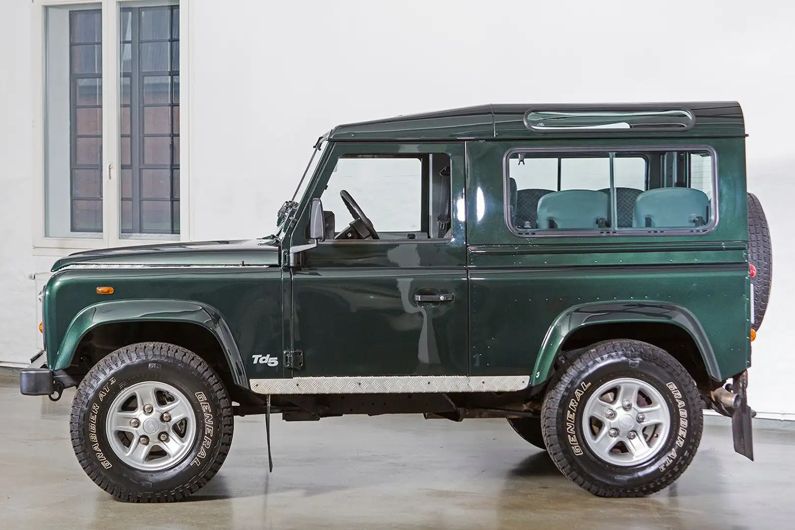 Land Rover Defender 90 TD 5, orig. 6 Sitze,schöner Zustand Grün - 2
