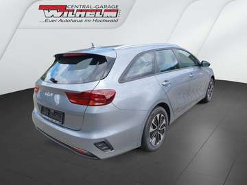 Fotografie 3 des Kia Ceed SW / cee'd SW 1.5 T-GDI (EU-Fahrzeug)