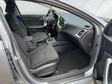 Fotografie 6 des Kia Ceed SW / cee'd SW 1.5 T-GDI (EU-Fahrzeug)