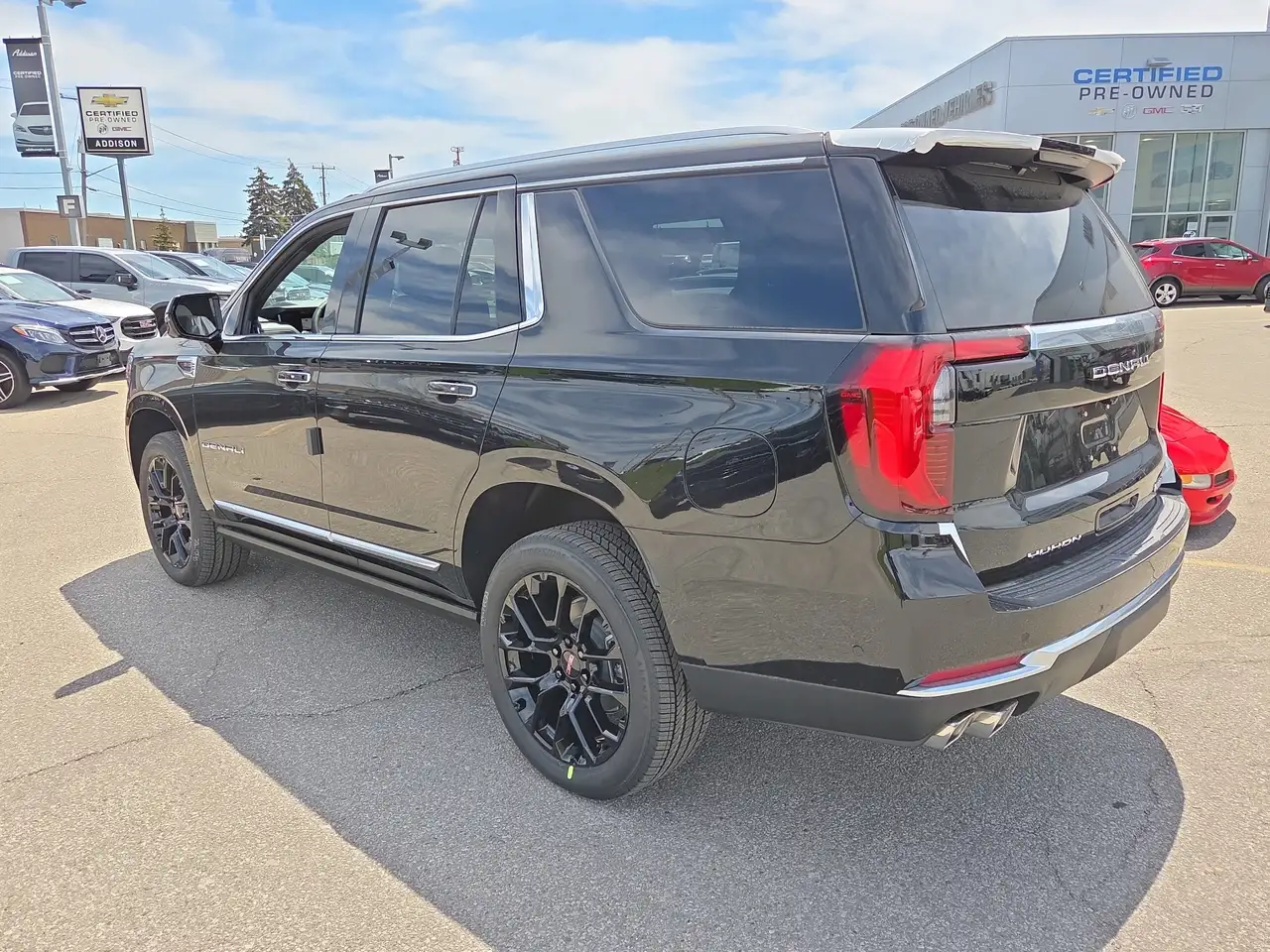 GMC Yukon снимка GMC Yukon