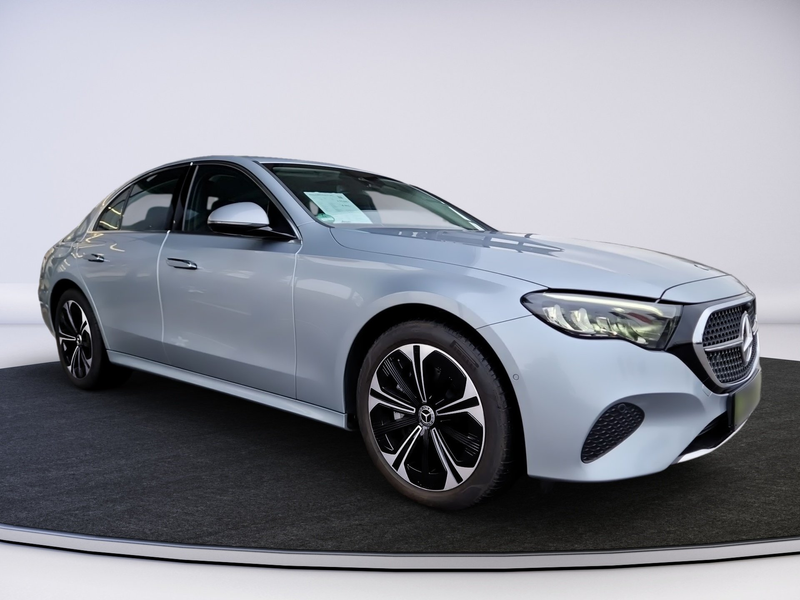 Mercedes-Benz E 300 de DISTRONIC KEYLESS GO LENKRADHEIZUNG — photo 7
