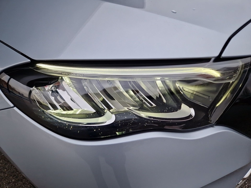 Mercedes-Benz E 300 de DISTRONIC KEYLESS GO LENKRADHEIZUNG — photo 9
