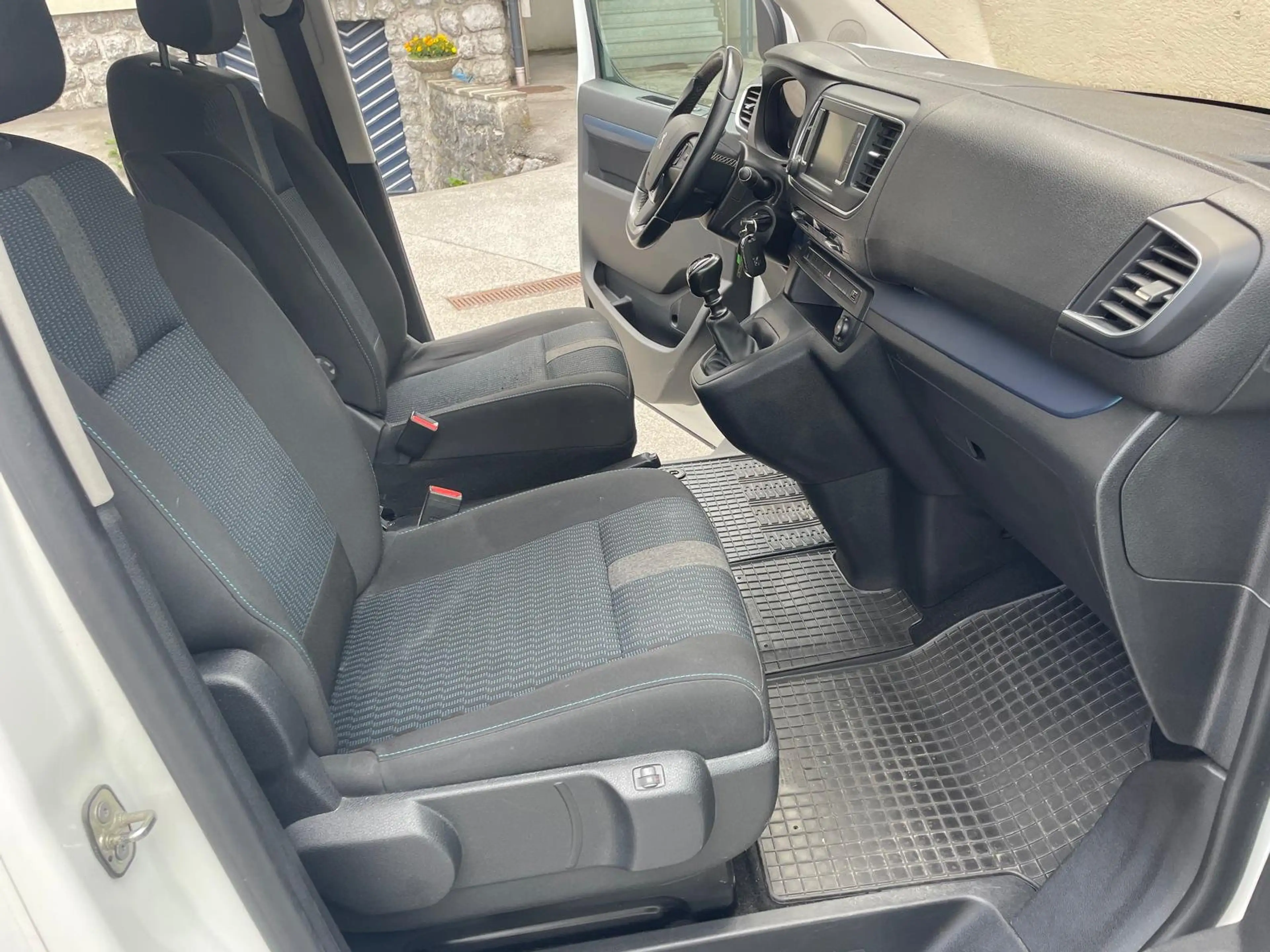 Peugeot Traveller Active L2 BlueHDI 120 S — photo 6