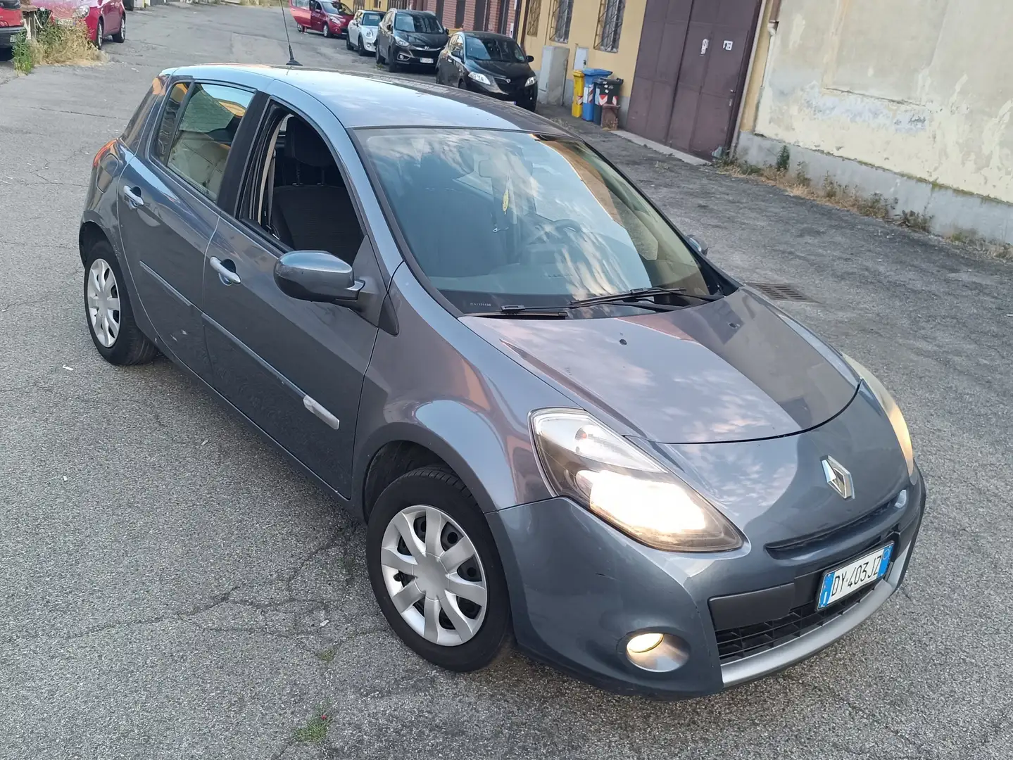 Renault Clio Clio 5p 1.2 16v Dynamique Grigio - 1