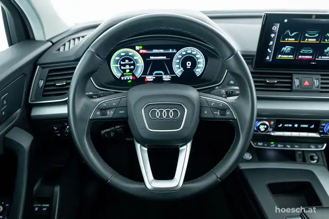 Audi Q5 view 6