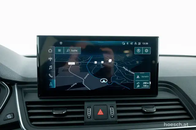 Audi Q5 view 12