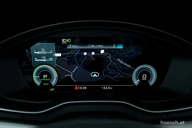 Audi Q5 view 11