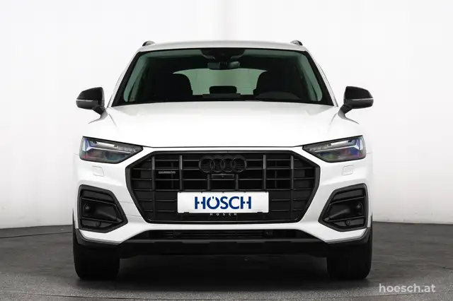 Audi Q5 view 2