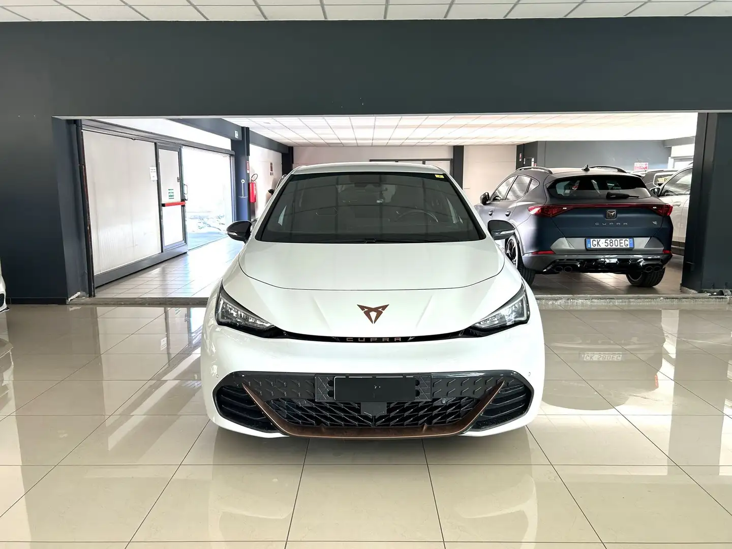 CUPRA Born Born 58kWh 204 CV Tech e Pilot Pack M Bianco - 2
