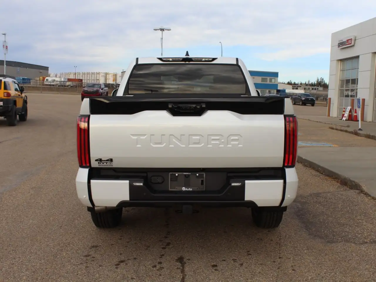 Toyota Tundra снимка Toyota Tundra