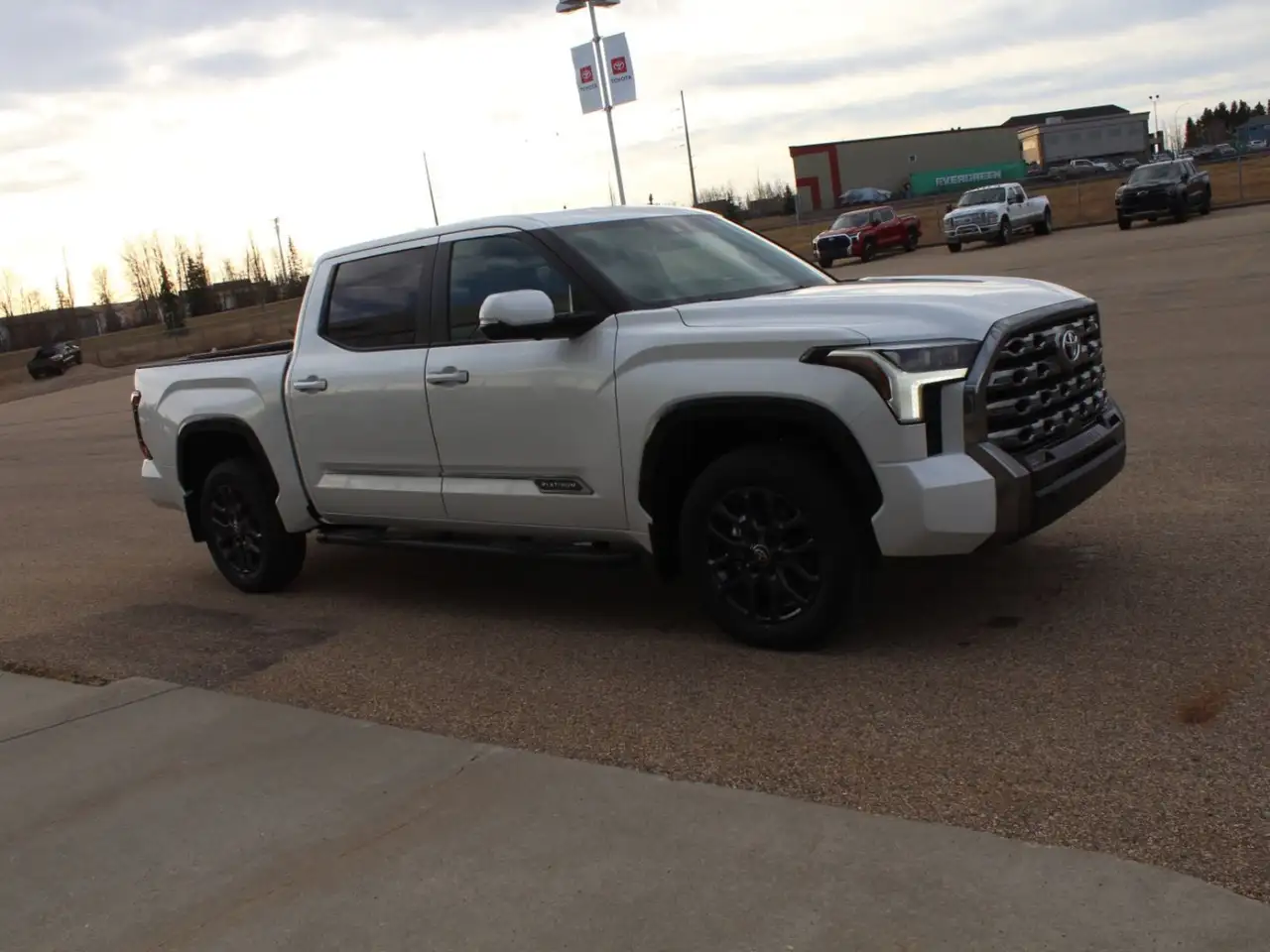 Toyota Tundra снимка Toyota Tundra