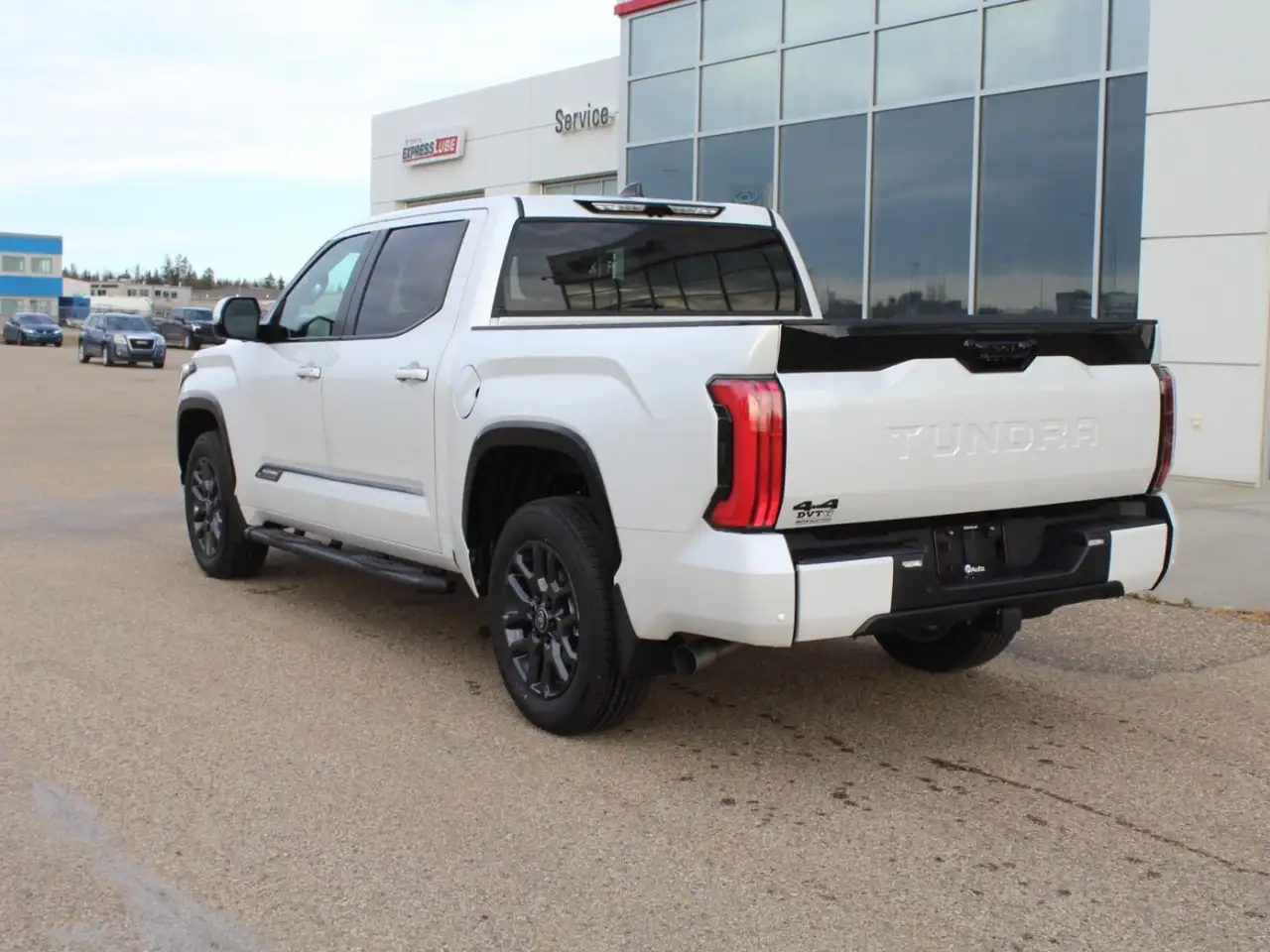 Toyota Tundra снимка Toyota Tundra
