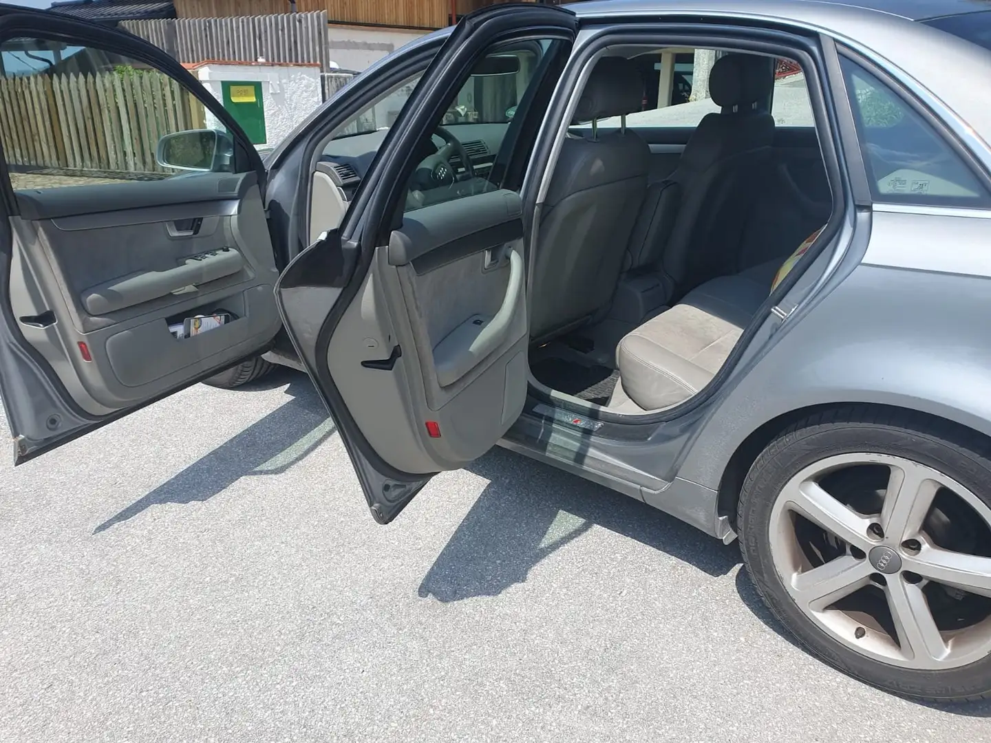 Audi A4 A4 2,0 TDI DPF quattro Le Mans Edition Серебристый - 2