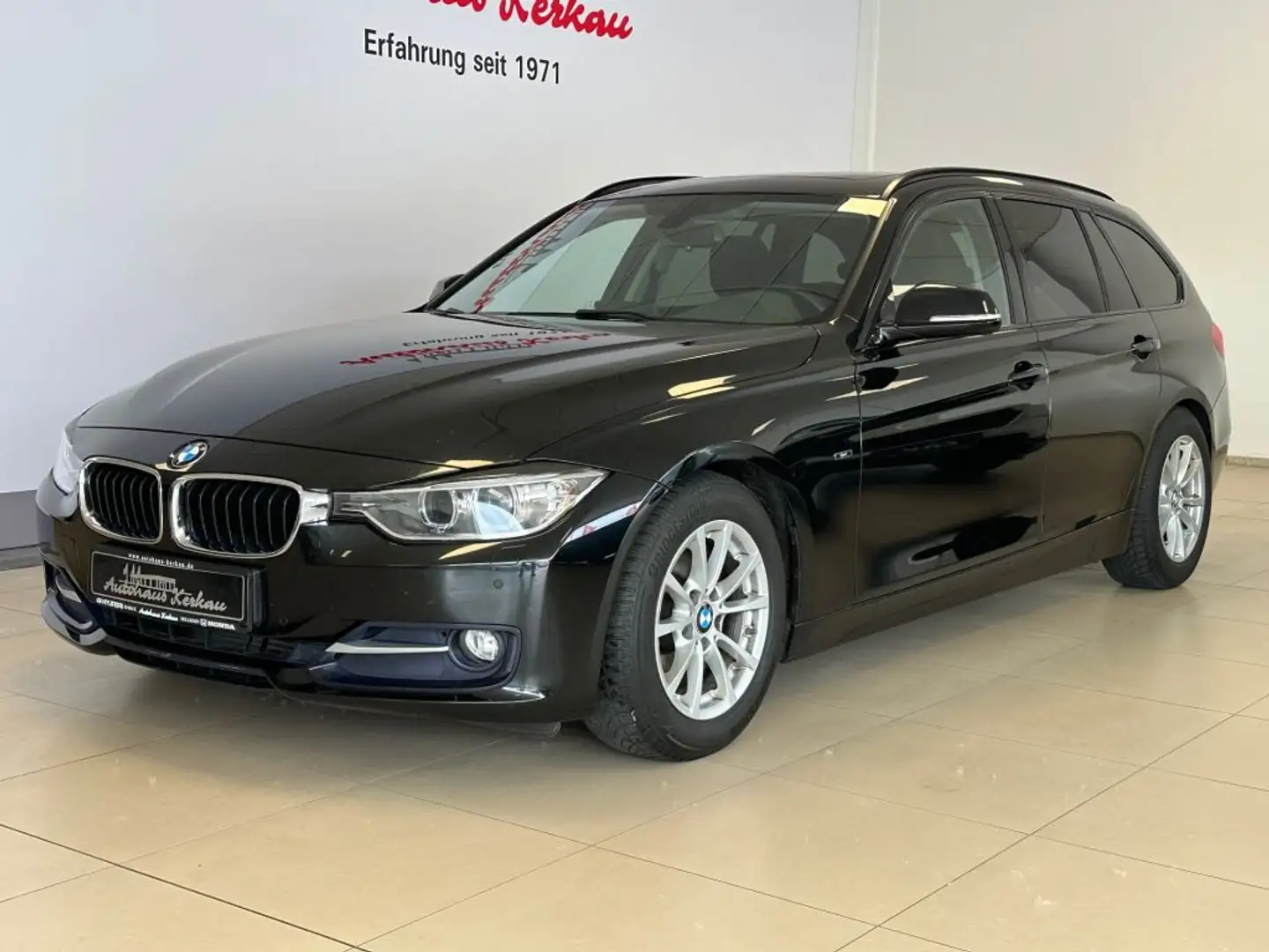 BMW 320 320d Touring Aut. Sport Line Schwarz - 2